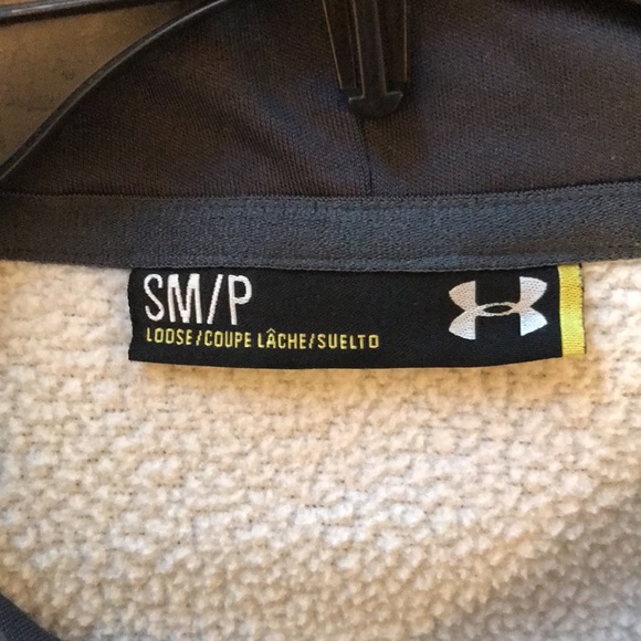 Under Armour ladies size SM/P grey long sleeved hooded pullover - Picture 4 of 4